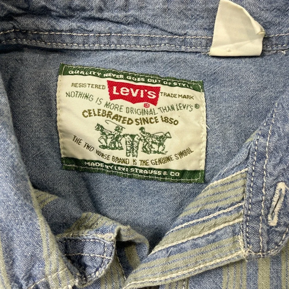 Levis Vintage Blue Stripe Large Long Sleeve Button Up 100% Cotton‎ Shirt